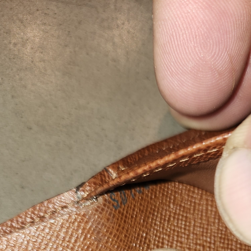 Louis Vuitton Kisslock Wallet - Picture 10 of 10